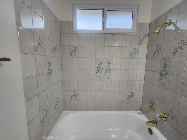 a close view of sink and tap