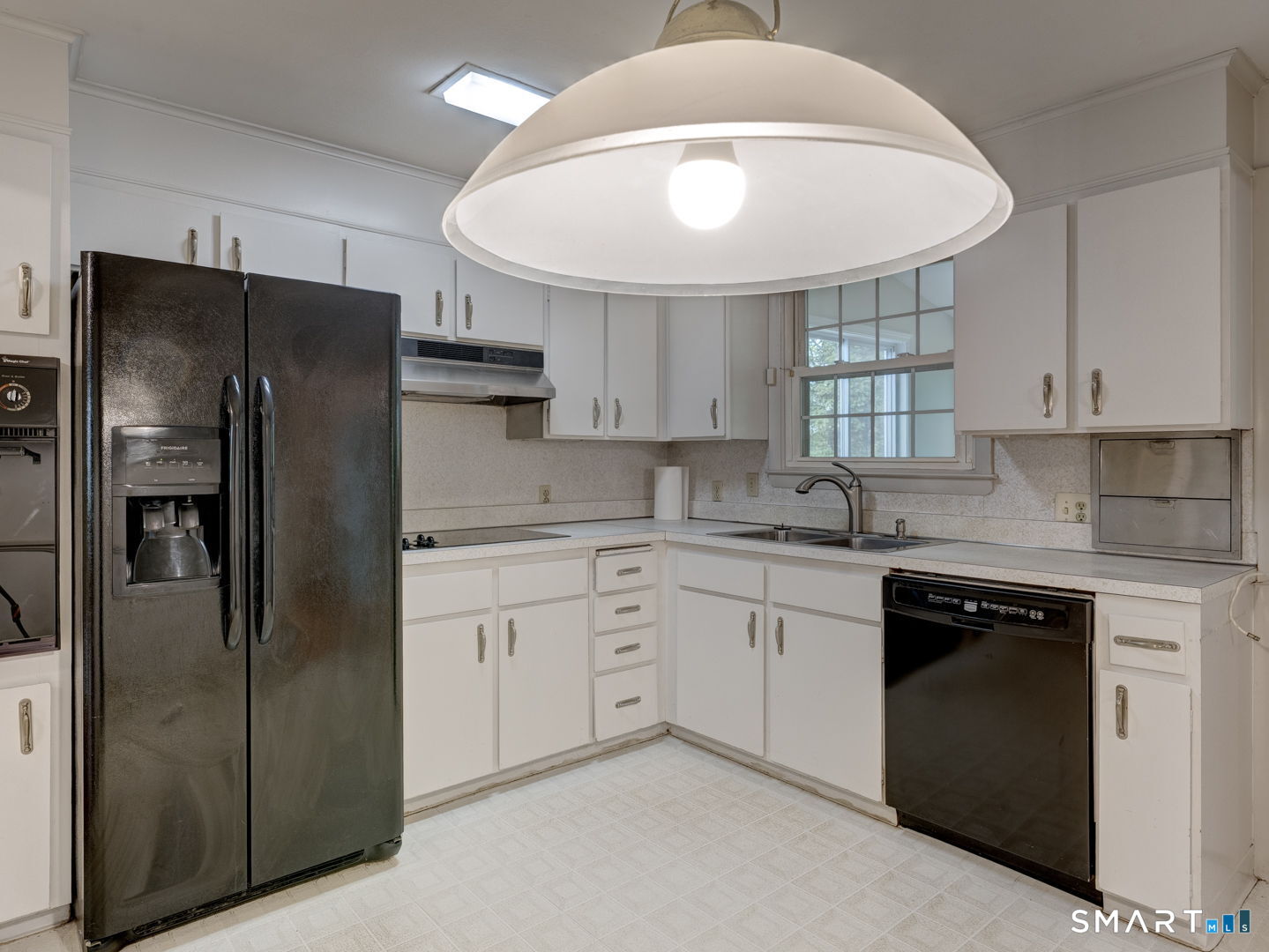 390 Ballfall Road Middletown, CT 06457 - Photo 17 of 40