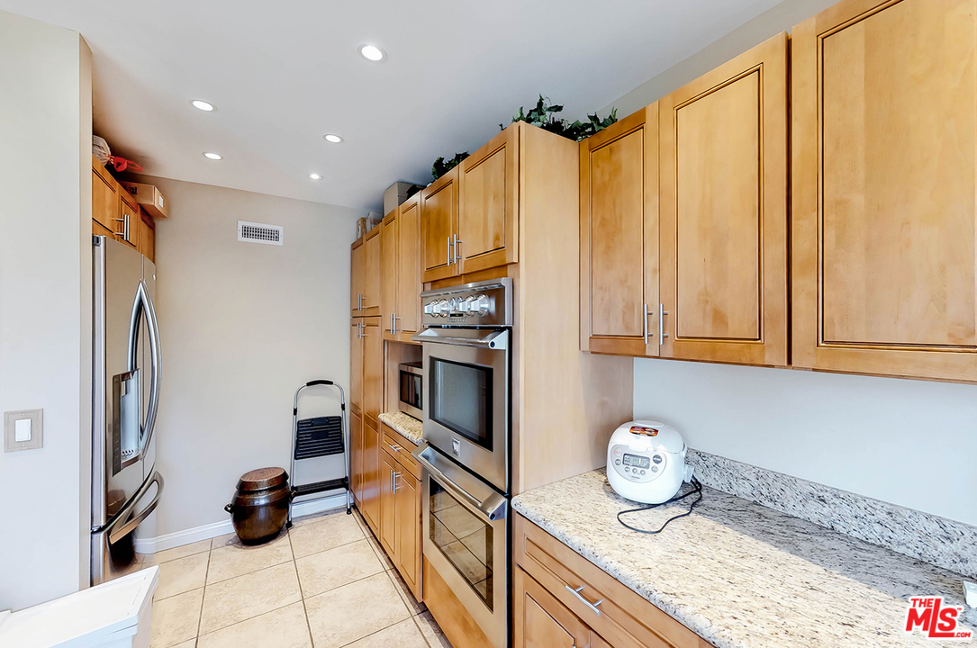 28121 Ridgepoint Court Rancho Palos Verdes, CA 90275 - Photo 8 of 22 Gallery Image 8