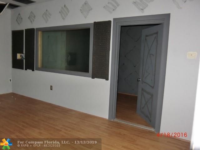 17110 Southwest 64th Court Southwest Ranches, FL 33331 - Photo 15 of 17 Gallery Image 15