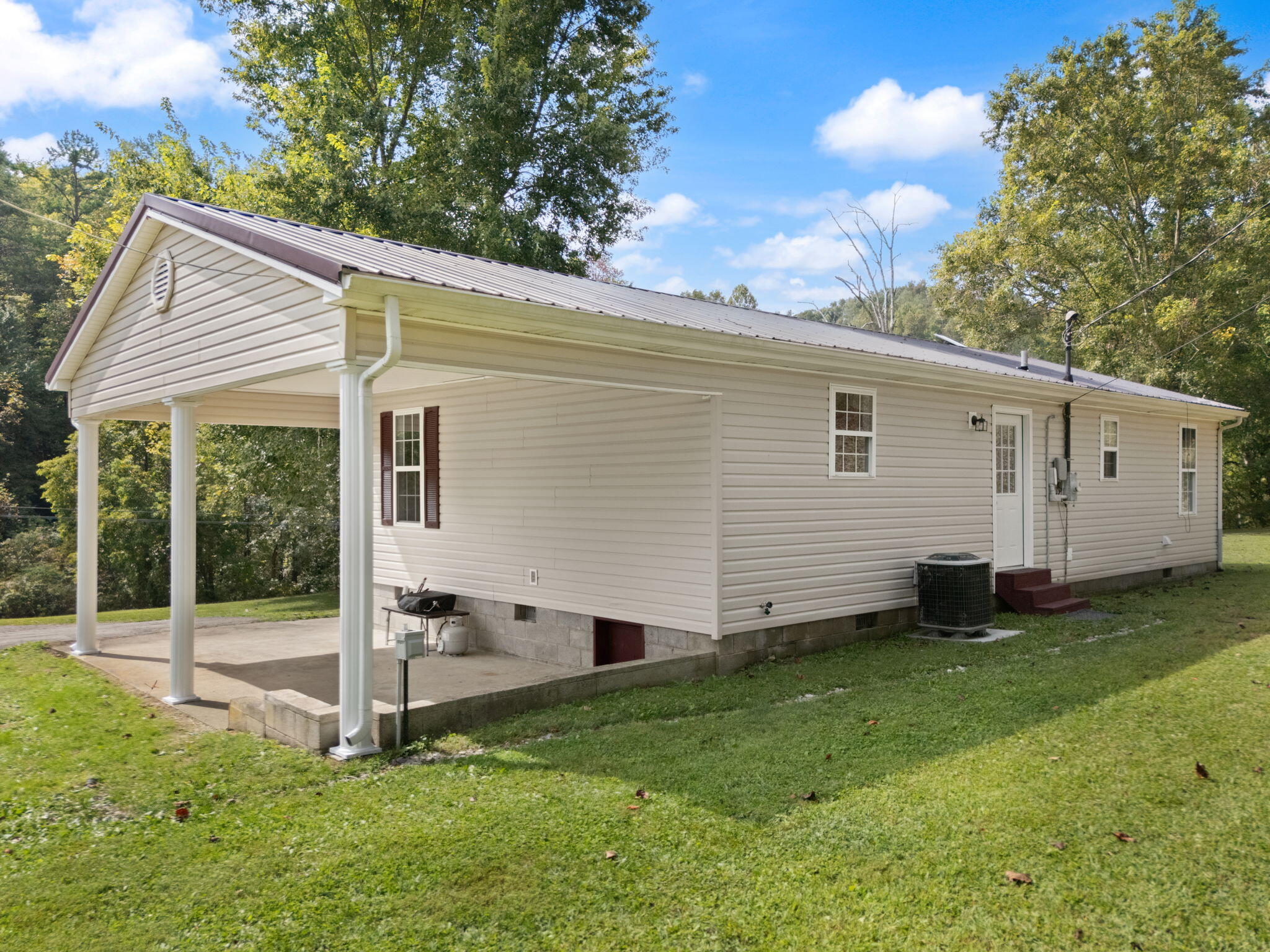 867 Chadwell Road Booneville, KY 41314 - Photo 38 of 58 40-web-or-mls-DJI_20250916114449_0111_D