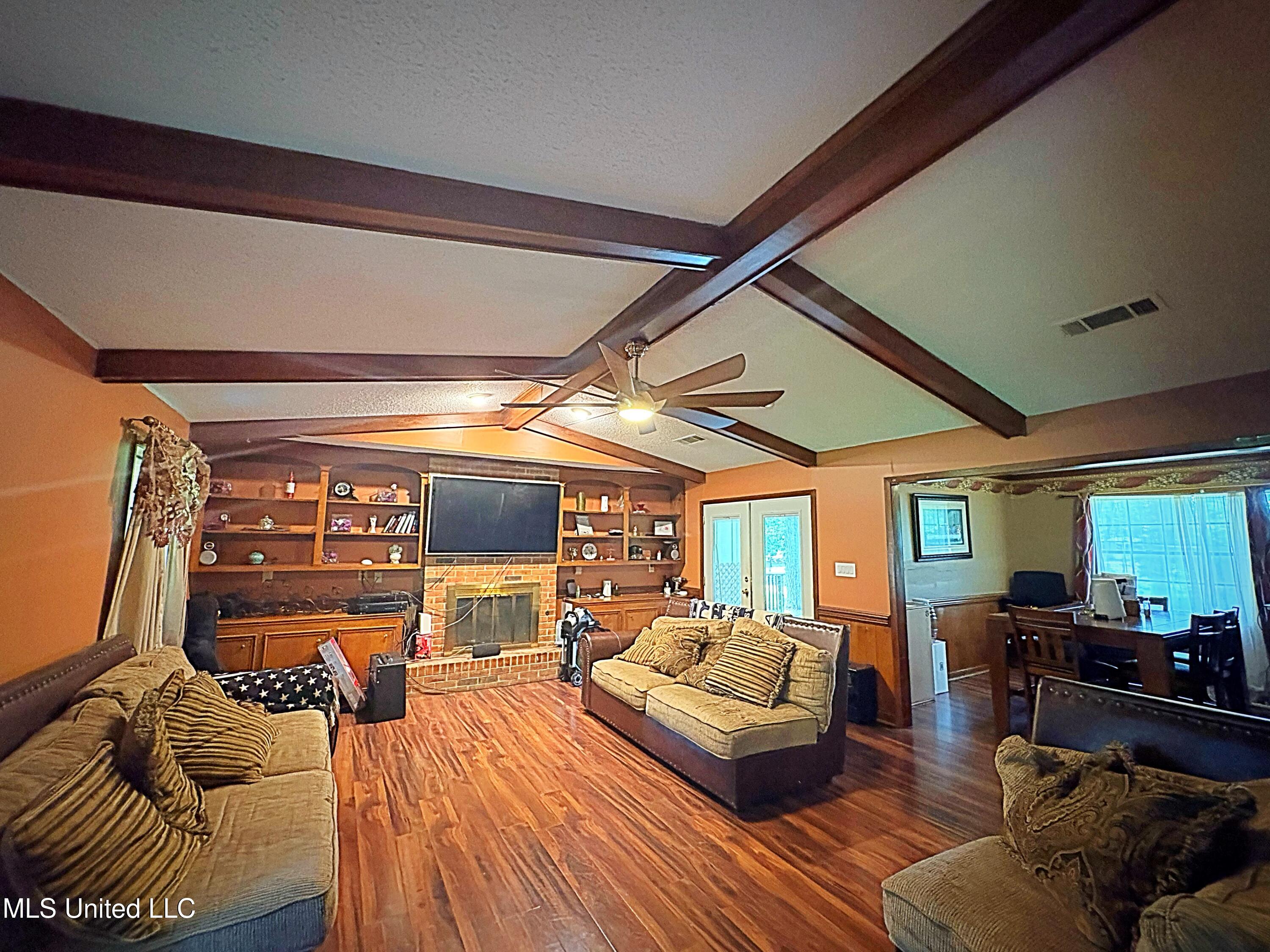 101 Dogwood Circle Brandon, MS 39047 - Photo 3 of 11 Living Room