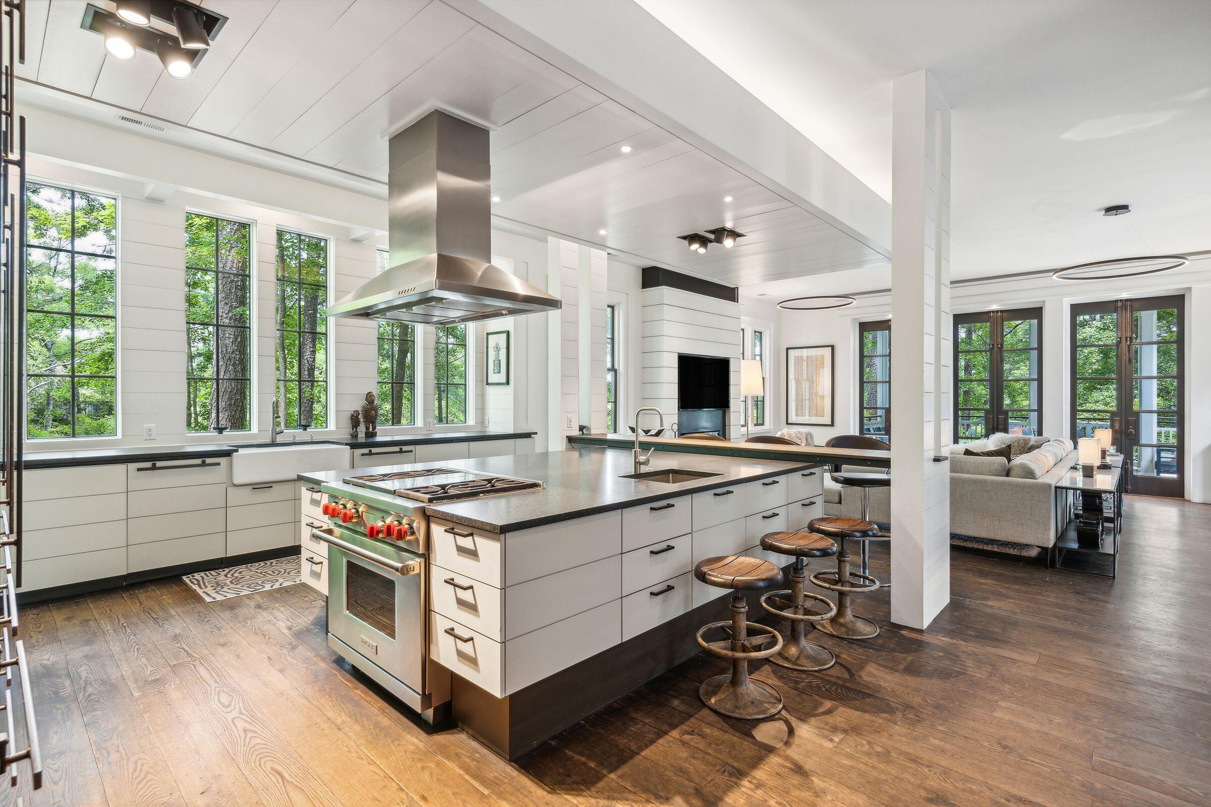 47 Robert Mills Circle Mount Pleasant, SC 29464 - Photo 12 of 98 Open kitchen with casual eat-in area