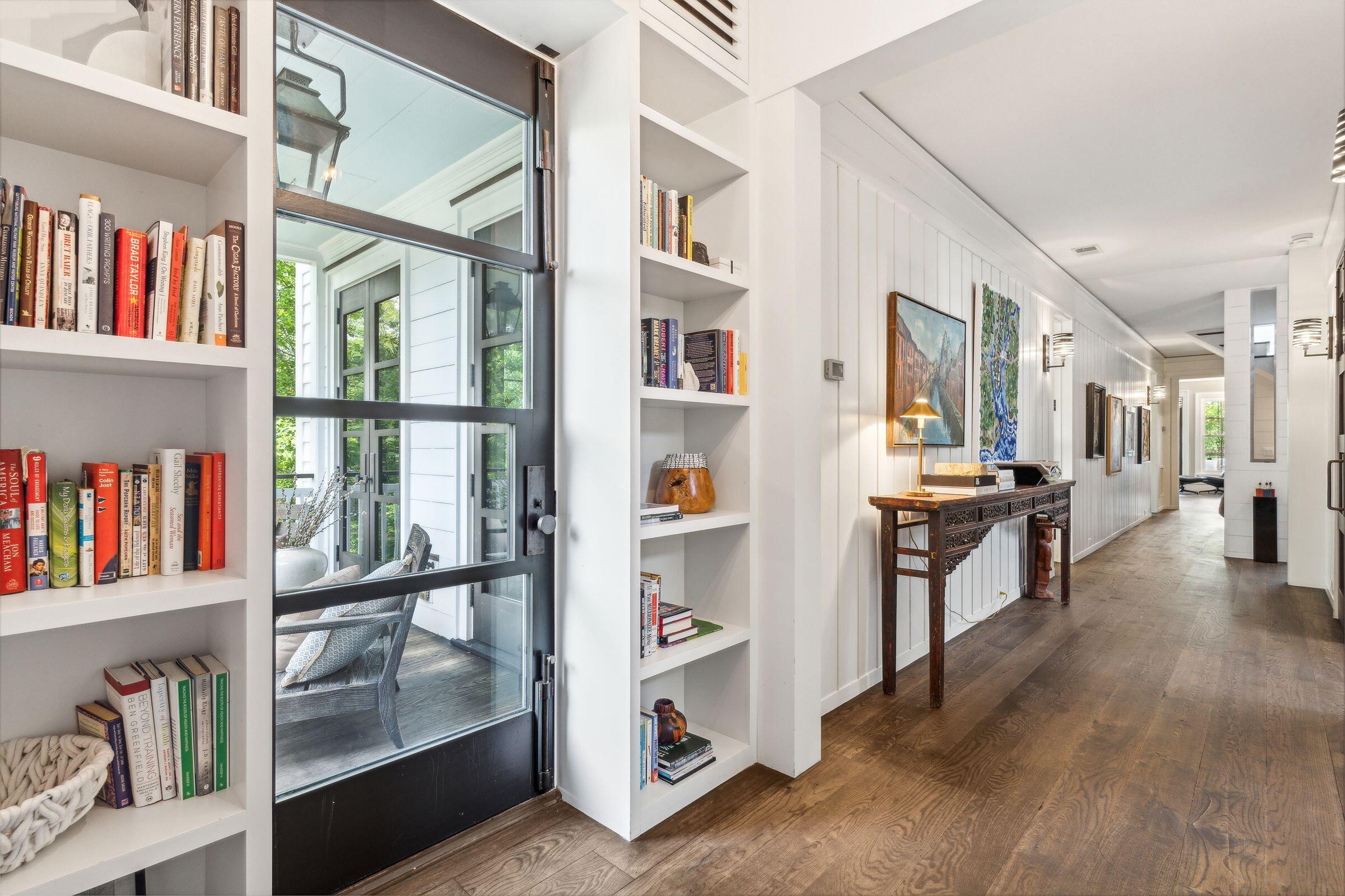 47 Robert Mills Circle Mount Pleasant, SC 29464 - Photo 58 of 98 Architectural details in hallway