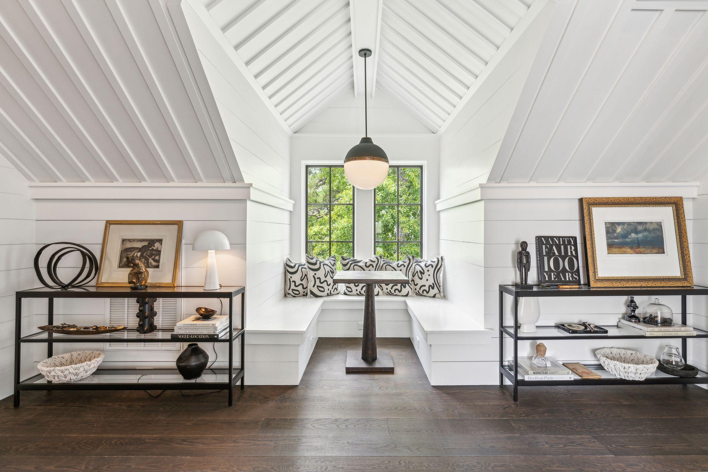 47 Robert Mills Circle Mount Pleasant, SC 29464 - Photo 62 of 98 Built-in banquette on 3rd level