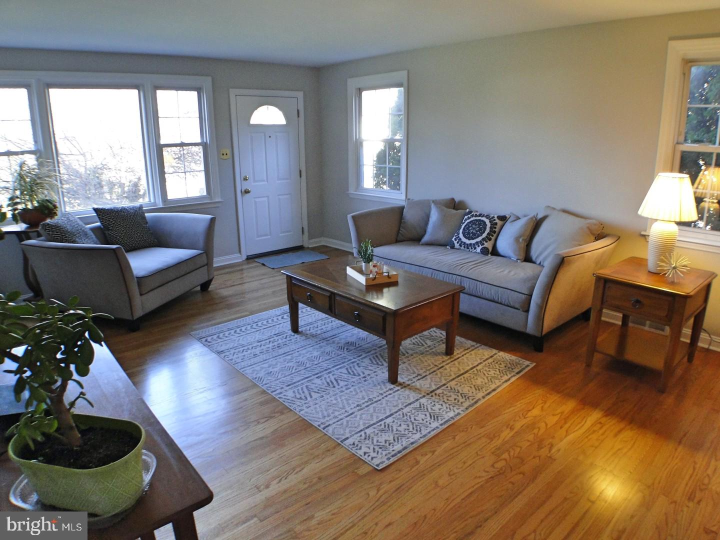 416 Valley View Road Springfield, PA 19064 - Photo 5 of 40 a living room with furniture and a wooden floor