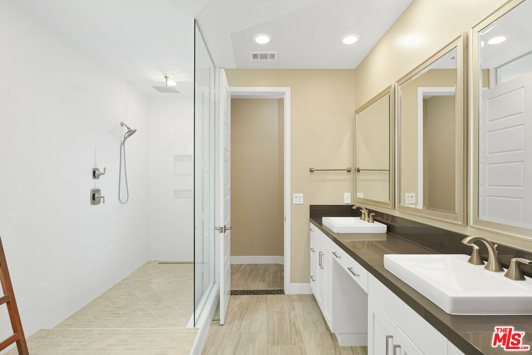 116 Catalyst Irvine, CA 92618 - Photo 44 of 75