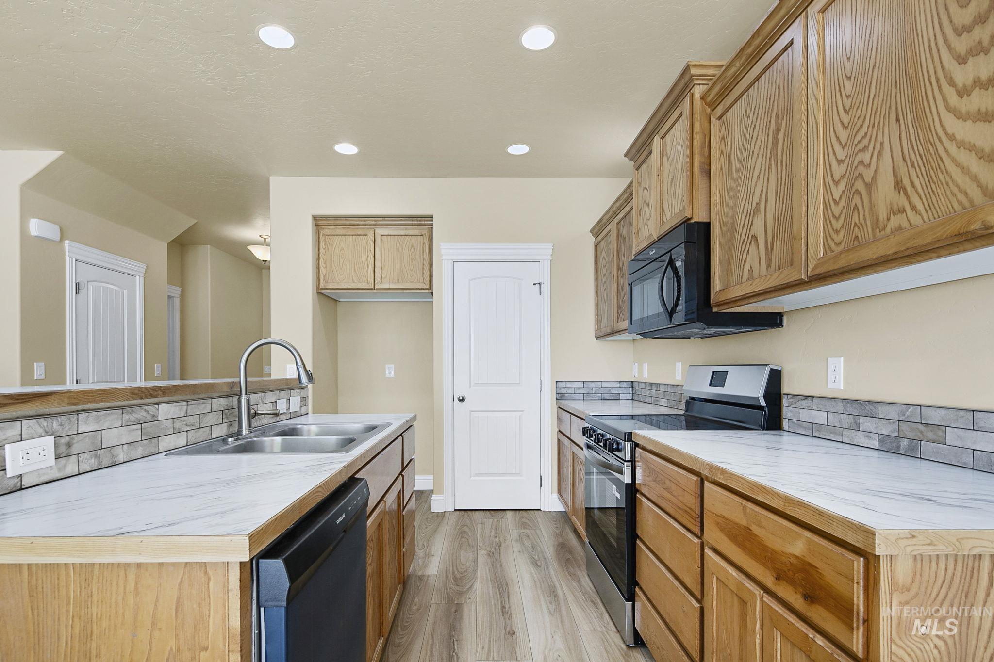 1928 Ridge Way Middleton, ID 83644 - Photo 13 of 33