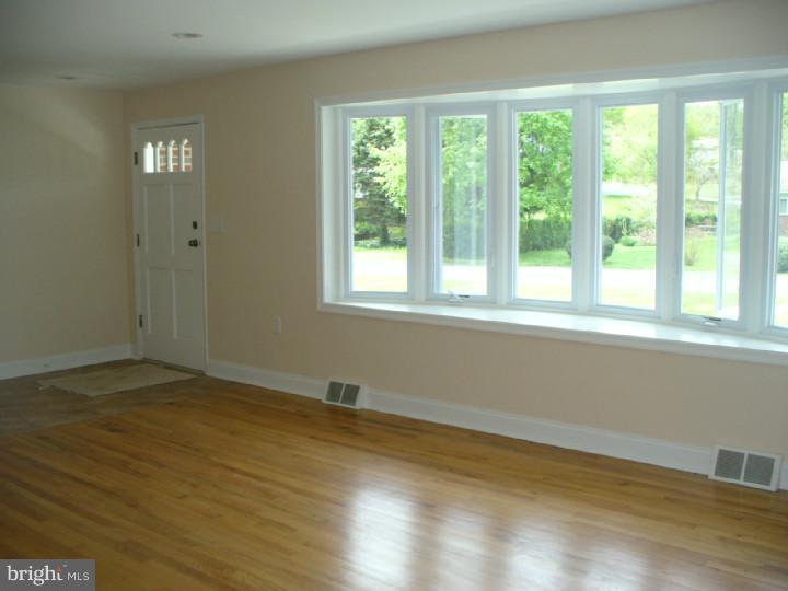 400 West Rose Valley Road Wallingford, PA 19086 - Photo 5 of 20 Living Room