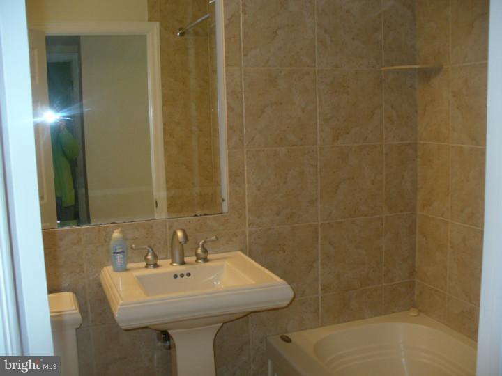 400 West Rose Valley Road Wallingford, PA 19086 - Photo 10 of 20 Bathroom