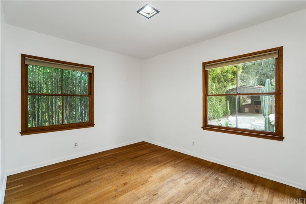2007 Cambridge Place South Pasadena, CA 91030 - Photo 22 of 37 Third Bedroom