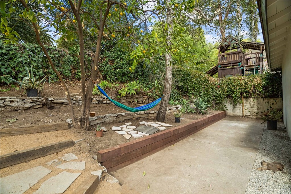 2007 Cambridge Place South Pasadena, CA 91030 - Photo 32 of 37