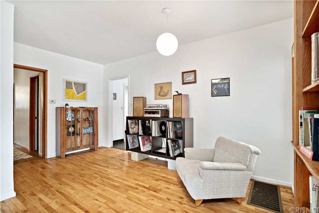 2007 Cambridge Place South Pasadena, CA 91030 - Photo 5 of 37