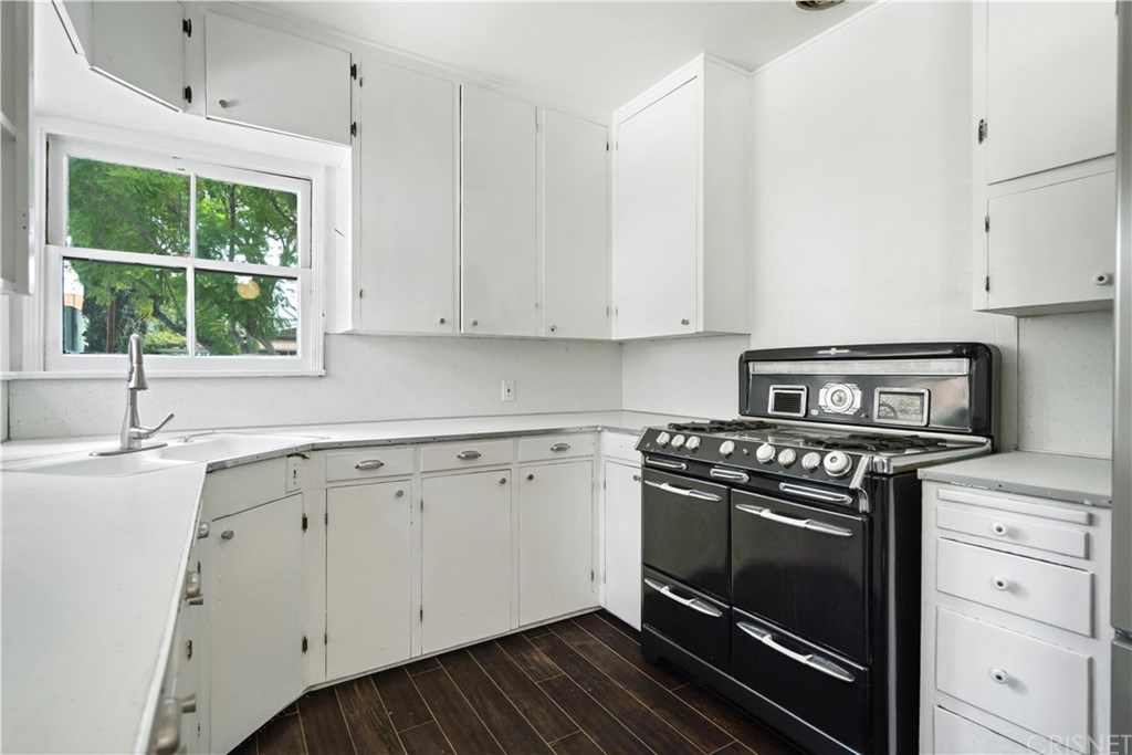 2007 Cambridge Place South Pasadena, CA 91030 - Photo 9 of 37