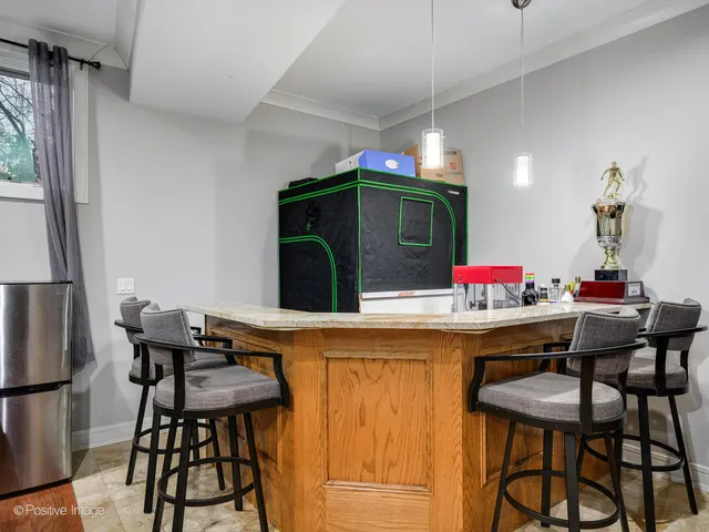 $600,000 | 3740 North Pacific Avenue, Chicago, IL 60634