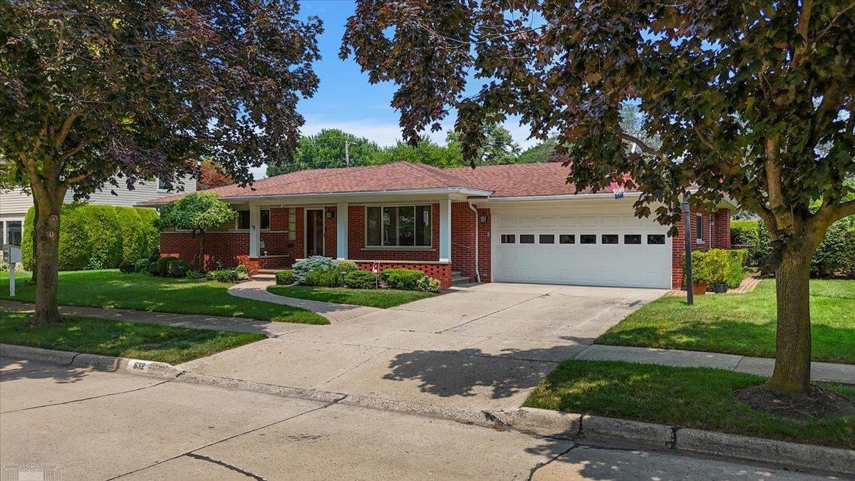 632 South Rosedale Court Grosse Pointe Woods, MI 48236 - Photo 4 of 63