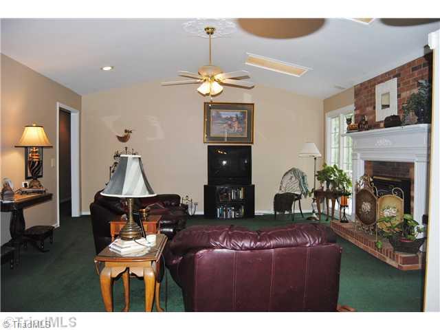 205 Raintree Road Advance, NC 27006 - Photo 8 of 16 Den/Family/Great Room.