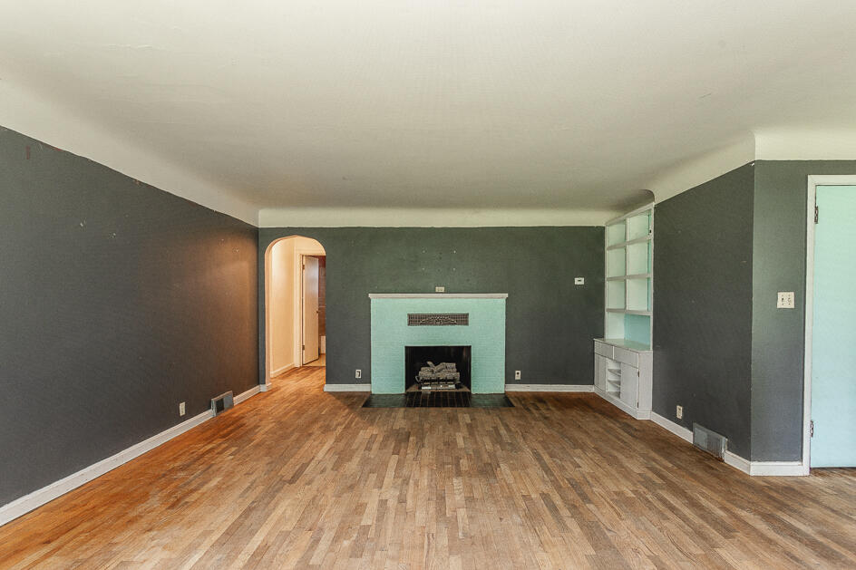 4042 Horton Road Jackson, MI 49201 - Photo 11 of 42 5R9A0016