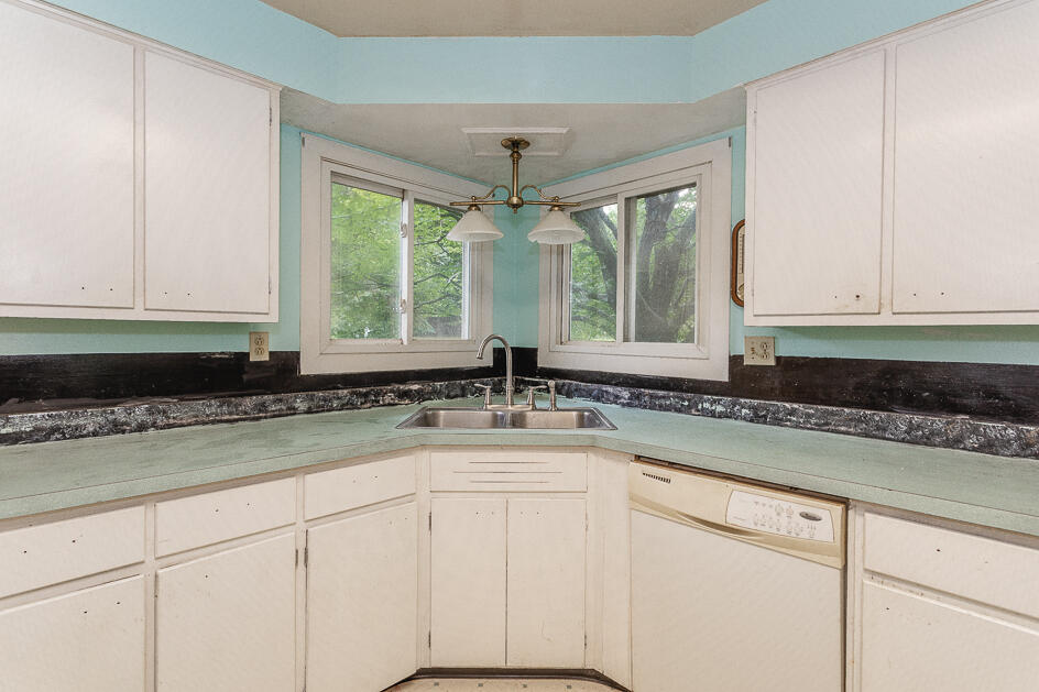 4042 Horton Road Jackson, MI 49201 - Photo 2 of 42 5R9A0001