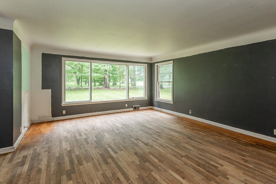 4042 Horton Road Jackson, MI 49201 - Photo 7 of 42 5R9A0007-HDR