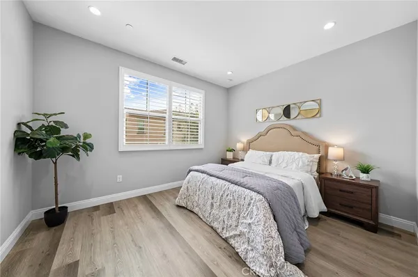 $1,149,000 | 202 Bishop Landing, Irvine, CA 92620