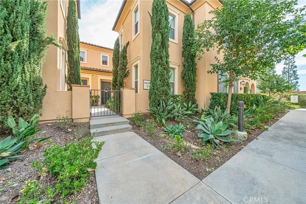 $1,149,000 | 202 Bishop Landing, Irvine, CA 92620