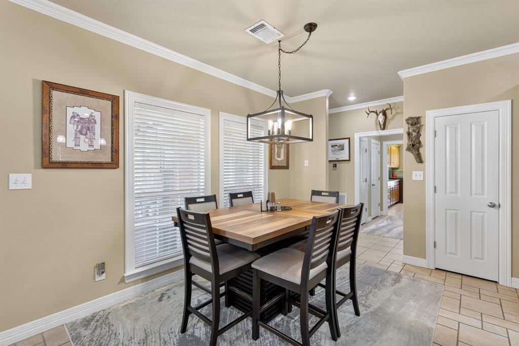 482 Center Hill Road Gainesville, TX 76240 - Photo 10 of 38