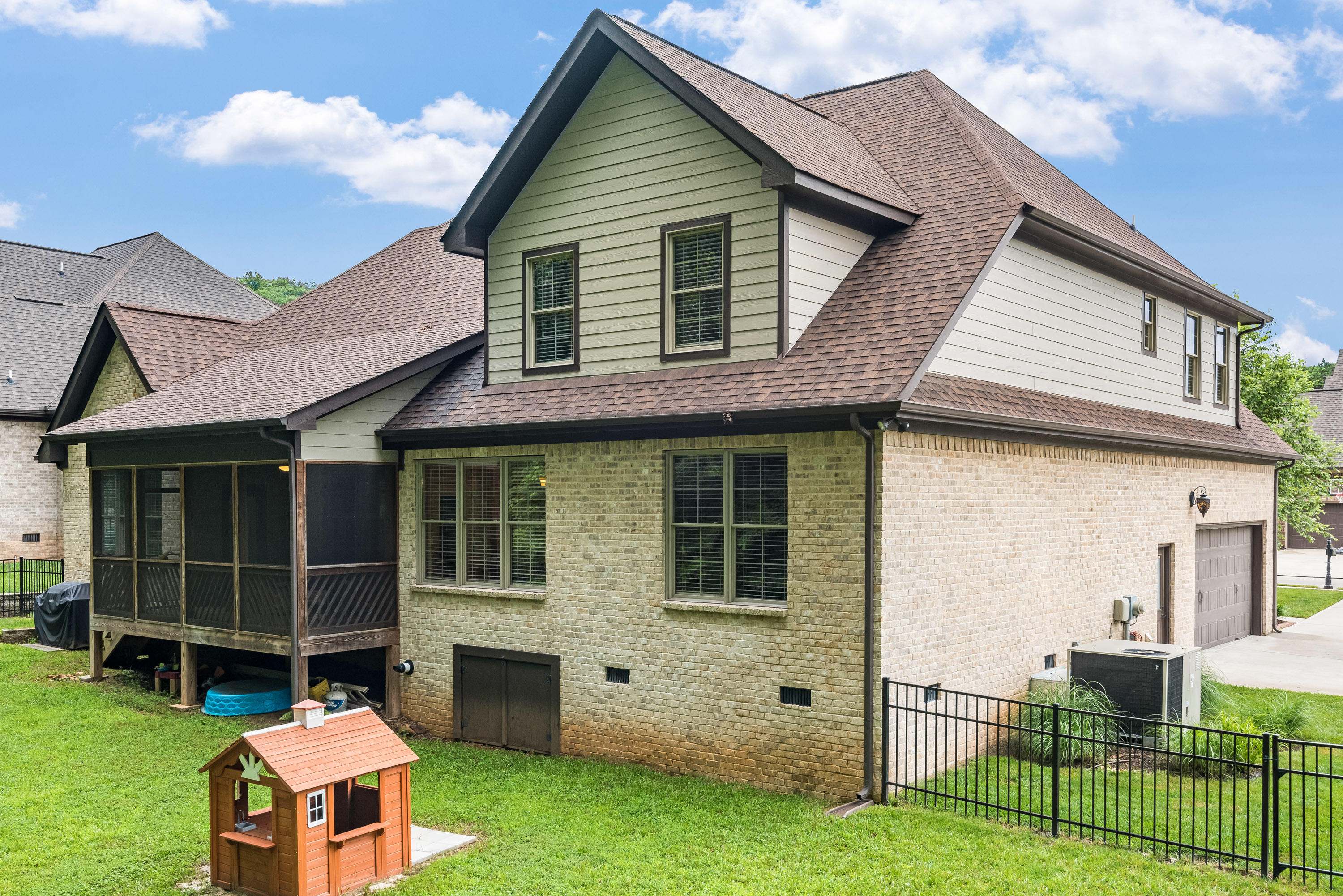 6303 Deep Canyon Road Hixson, TN 37343 - Photo 5 of 35 6303_Deep_Canyon_Dr_05