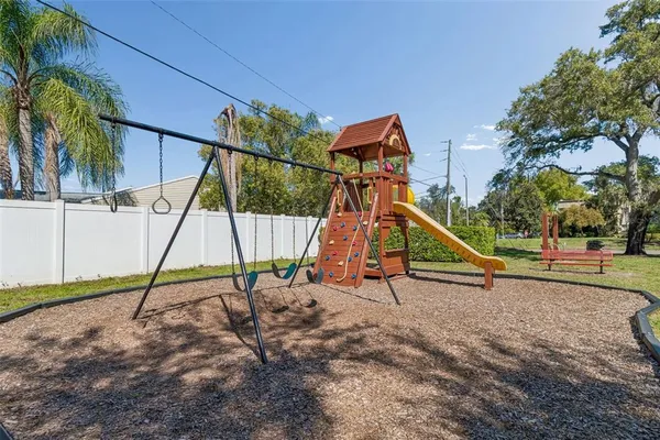 $1,500 | 3300 Fox Chase Circle, Unit 202, Palm Harbor, FL 34683