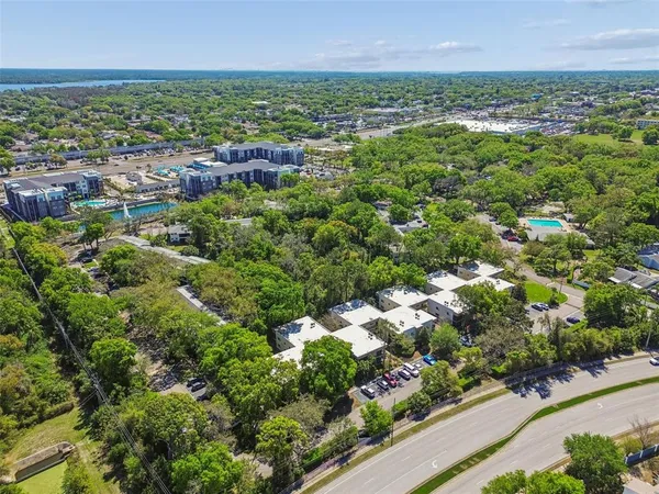 $1,500 | 3300 Fox Chase Circle, Unit 202, Palm Harbor, FL 34683