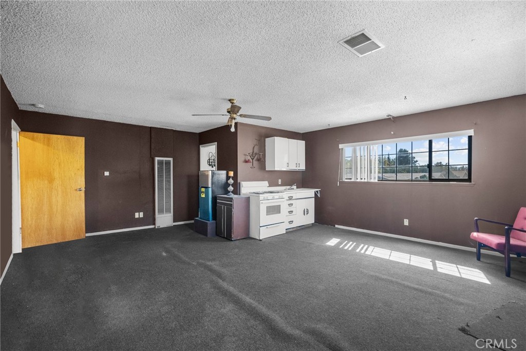 663 Eston Place, Unit 2 Lancaster, CA 93535 - Photo 1 of 2