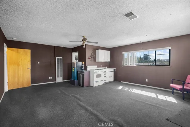 $1,300 | 663 Eston Place, Unit 2, Lancaster, CA 93535
