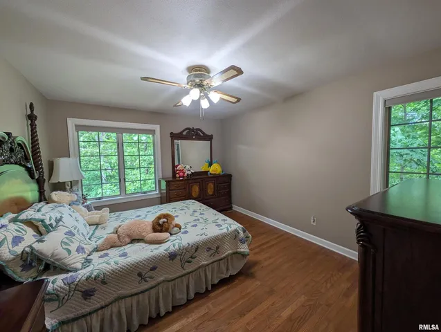 $494,000 | 1315 West Wexford Place, Peoria, IL 61615