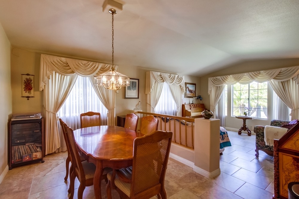 13603 Somerset Road Poway, CA 92064 - Photo 5 of 25