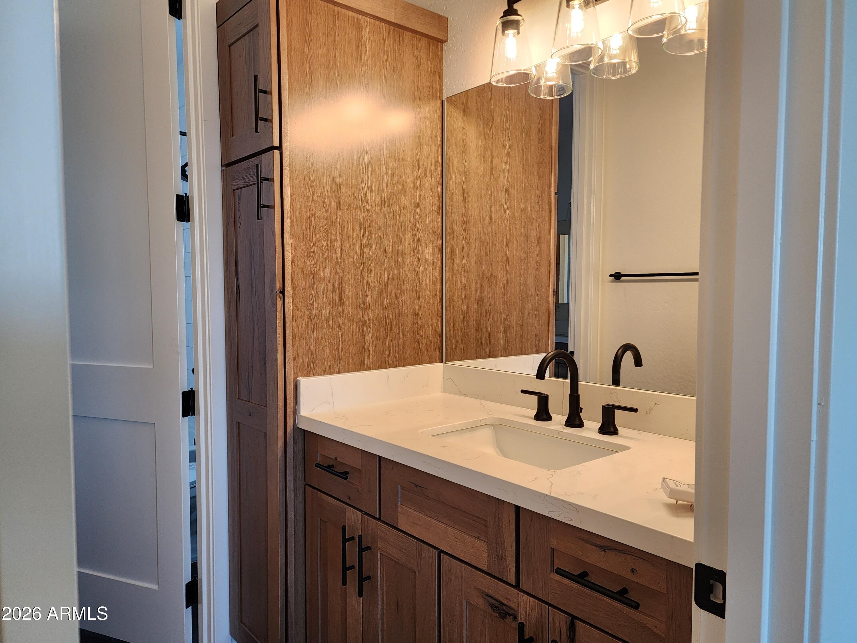 1864 East New River Road Phoenix, AZ 85086 - Photo 14 of 16 JACK & JILL BATH 3