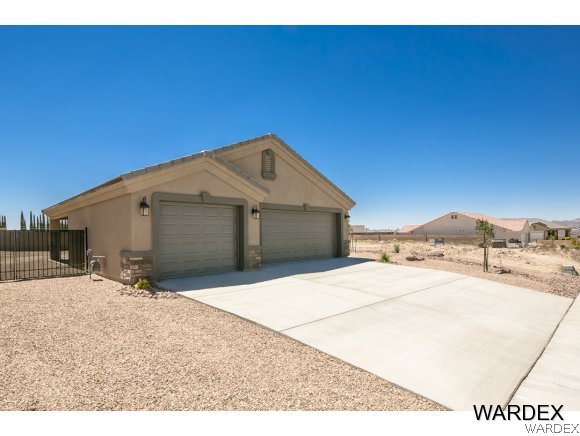 3282 Producers Mine Road Kingman, AZ 86401 - Photo 3 of 35 Custom Landscape