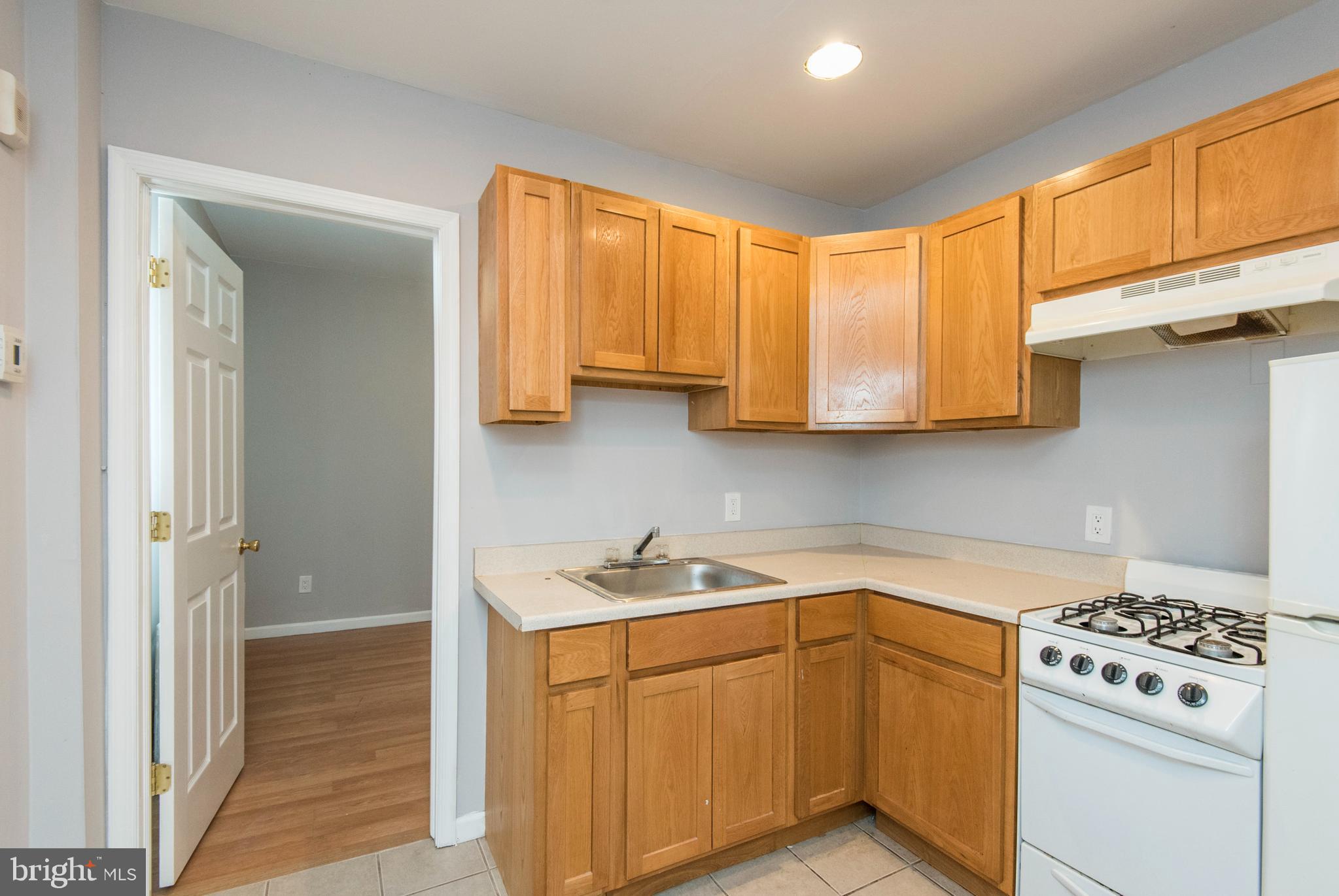 2501 Carpenter Street Philadelphia, PA 19146 - Photo 8 of 32