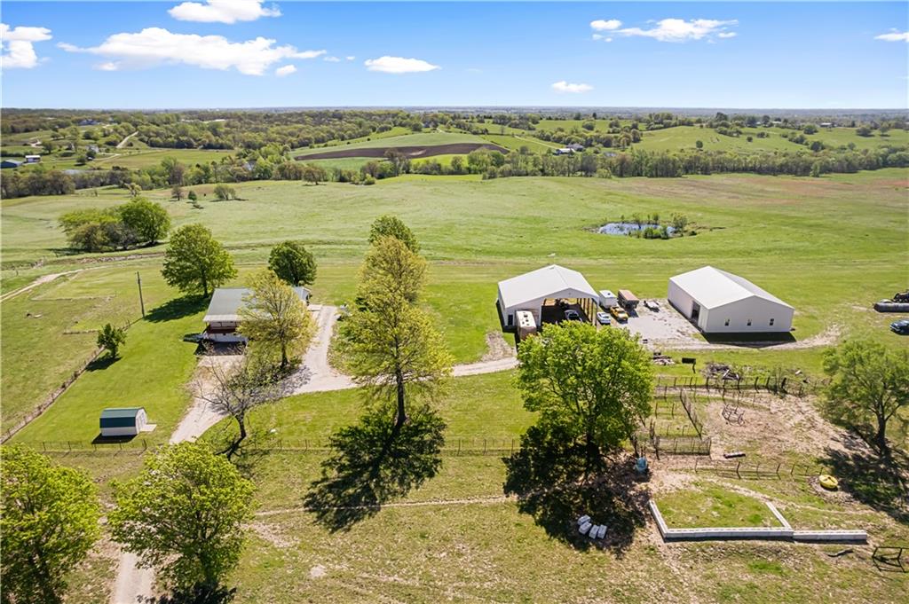7724 Cavalry Hill Road Odessa, MO 64076 - Photo 4 of 61