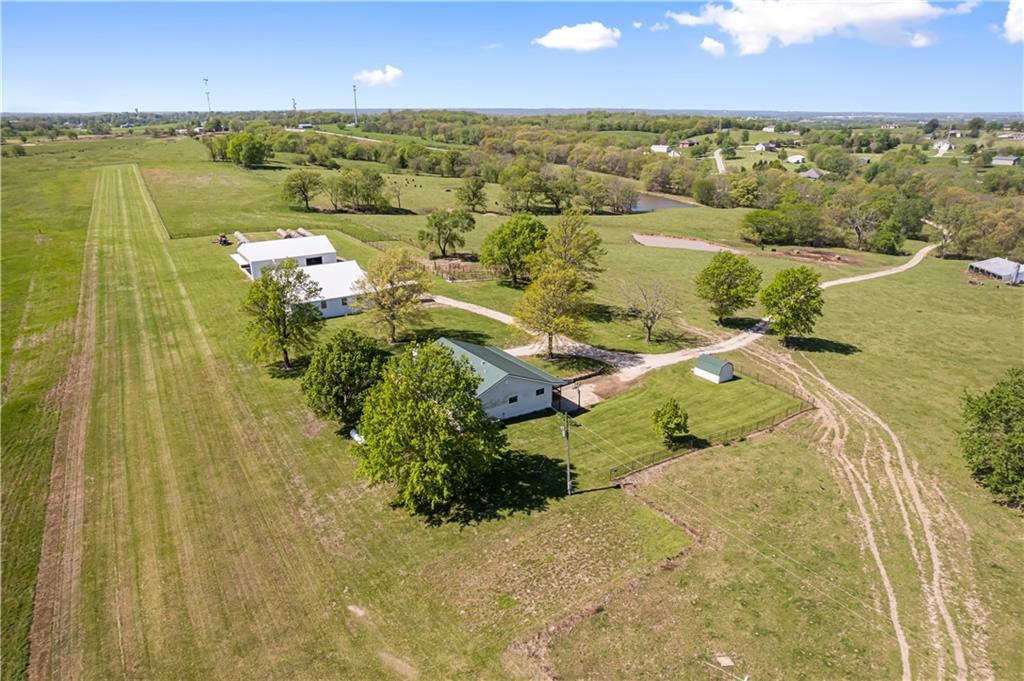 7724 Cavalry Hill Road Odessa, MO 64076 - Photo 7 of 61