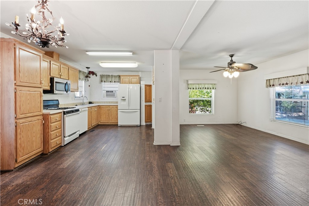 22899 Byron Road, Unit 16 Crestline, CA 92325 - Photo 11 of 33
