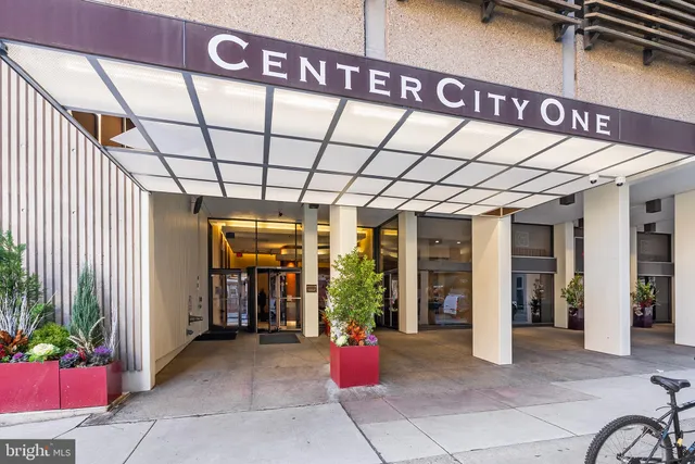 $450,000 | 1326 Spruce Street, Unit 1701, Philadelphia, PA 19107