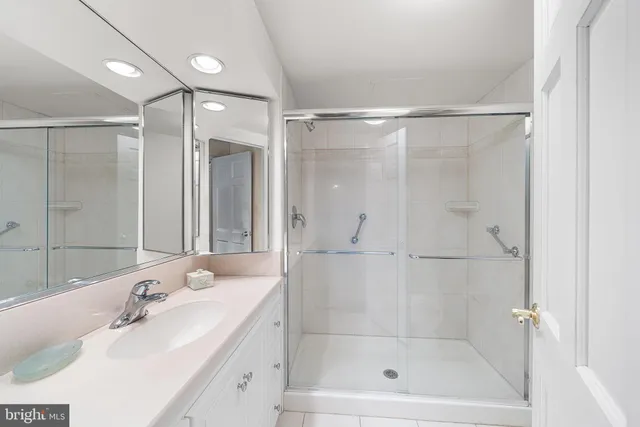 $450,000 | 1326 Spruce Street, Unit 1701, Philadelphia, PA 19107