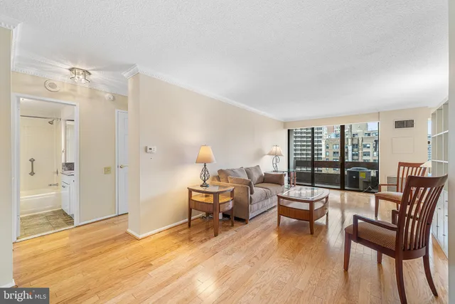 $450,000 | 1326 Spruce Street, Unit 1701, Philadelphia, PA 19107