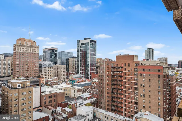 $450,000 | 1326 Spruce Street, Unit 1701, Philadelphia, PA 19107