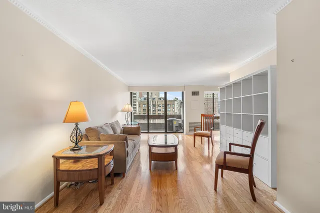 $450,000 | 1326 Spruce Street, Unit 1701, Philadelphia, PA 19107