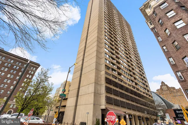 $450,000 | 1326 Spruce Street, Unit 1701, Philadelphia, PA 19107