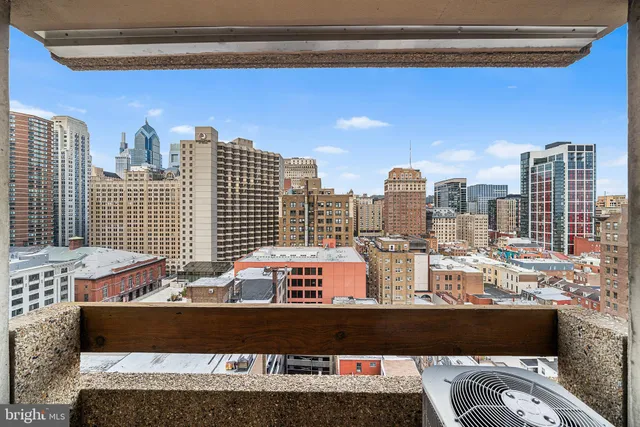 $450,000 | 1326 Spruce Street, Unit 1701, Philadelphia, PA 19107