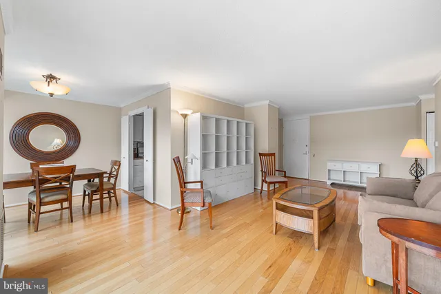 $450,000 | 1326 Spruce Street, Unit 1701, Philadelphia, PA 19107