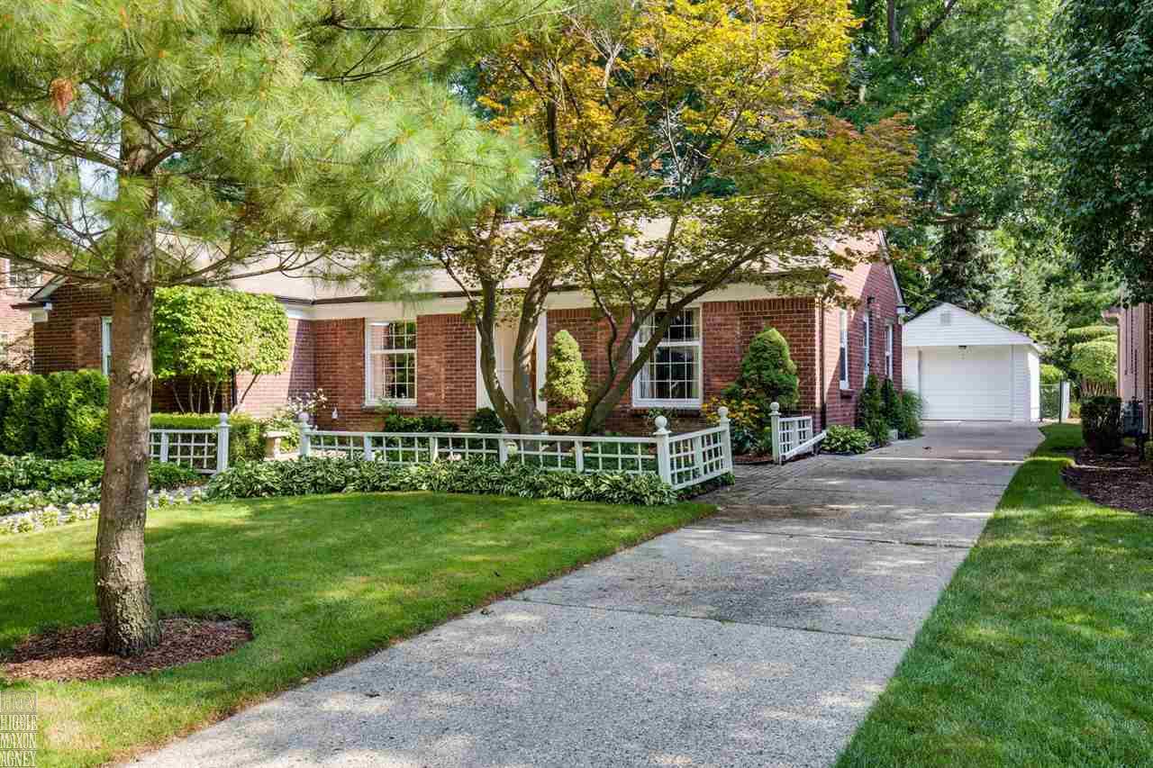 316 Lothrop Road Grosse Pointe, MI 48236 - Photo 26 of 26 31299898-25.JPG