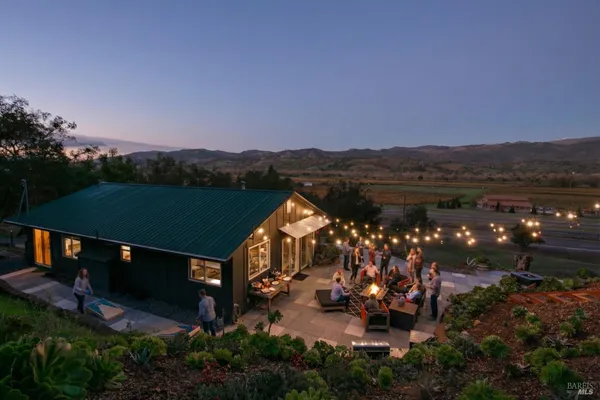 $1,995,000 | 22855 Chianti Road, Geyserville, CA 95411